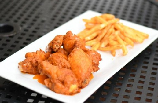 Chicken Wings 8pc with Fries